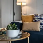 Apartamento Central! Work Friendly & 2x2m Bed *