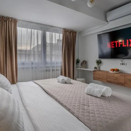 Walk Everywhere - 2x2m Bed - Dedicated Workspace