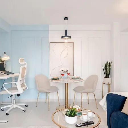 Walk Everywhere - 2x2m Bed - Dedicated Workspace * Bukarest
