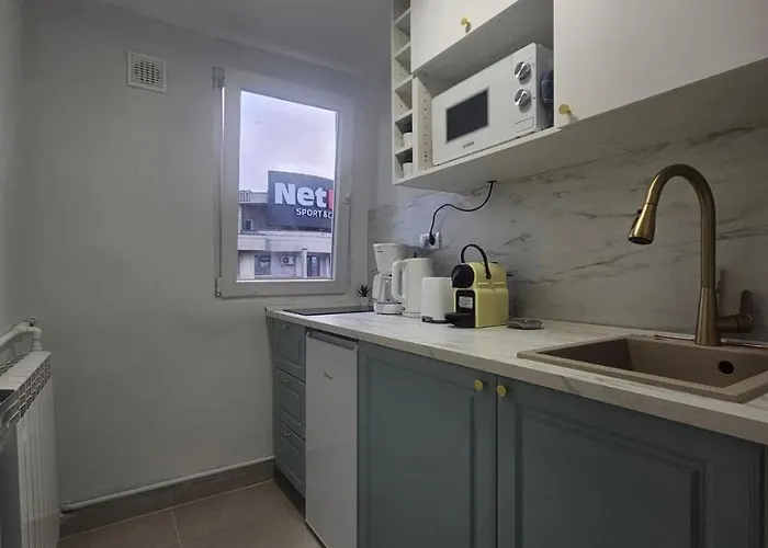 Apartament Central! Work Friendly & 2x2m Bed *