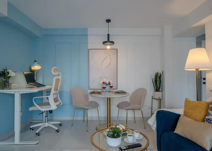 Central! Work Friendly & 2x2m Bed Appartement Boekarest