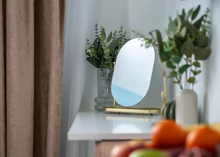 Central! Work Friendly & 2x2m Bed Daire