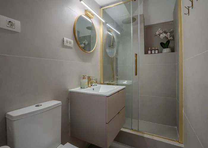 Appartement Central! Work Friendly & 2x2m Bed *