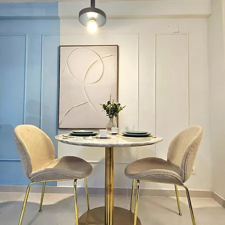 Central! Work Friendly & 2x2m Bed Apartman *