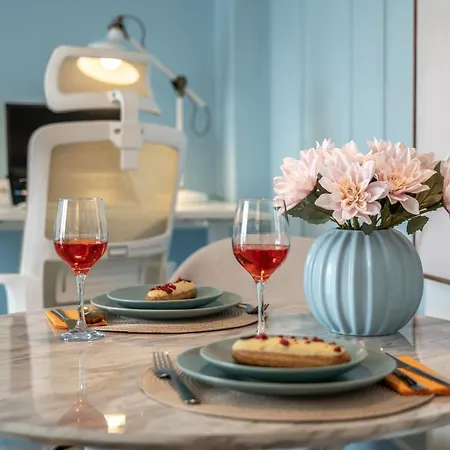 公寓 Central! Work Friendly & 2x2m Bed *