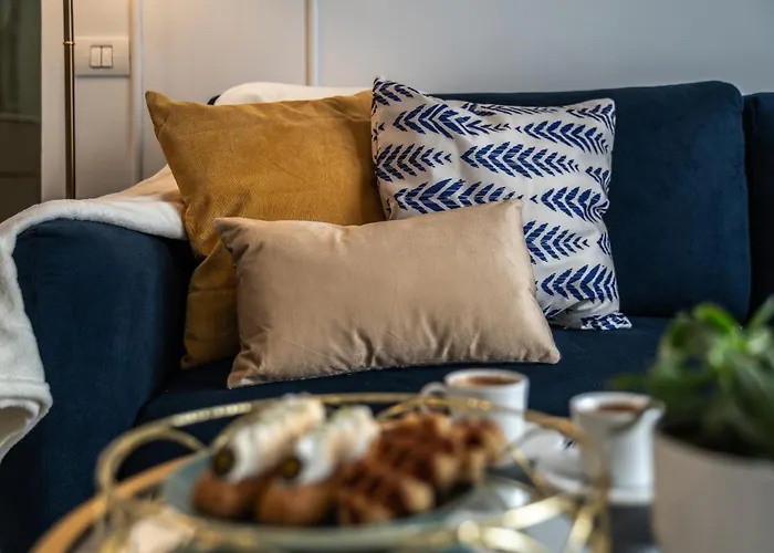 Central! Work Friendly & 2x2m Bed 布加勒斯特