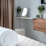 Central! Work Friendly & 2x2m Bed *