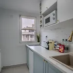 Central! Work Friendly & 2x2m Bed *